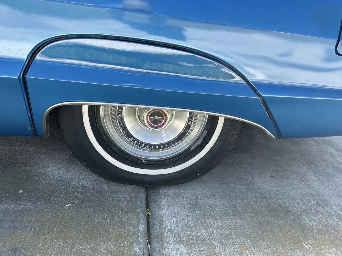 Ford-Thunderbird-1966-Electric-Blue-Blue-12