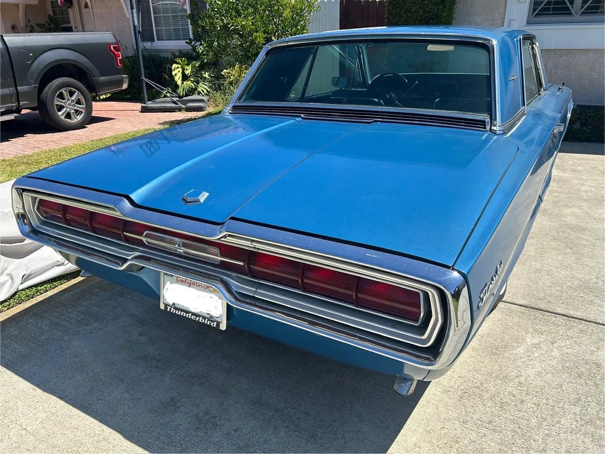 Ford-Thunderbird-1966-Electric-Blue-Blue-16