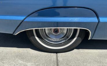 Ford-Thunderbird-1966-Electric-Blue-Blue-3