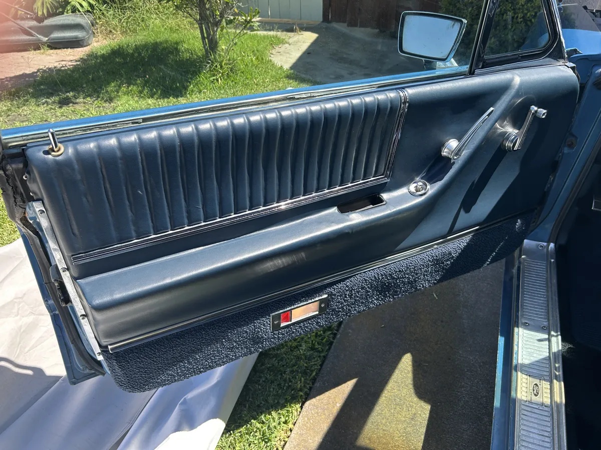 Ford-Thunderbird-1966-Electric-Blue-Blue-7