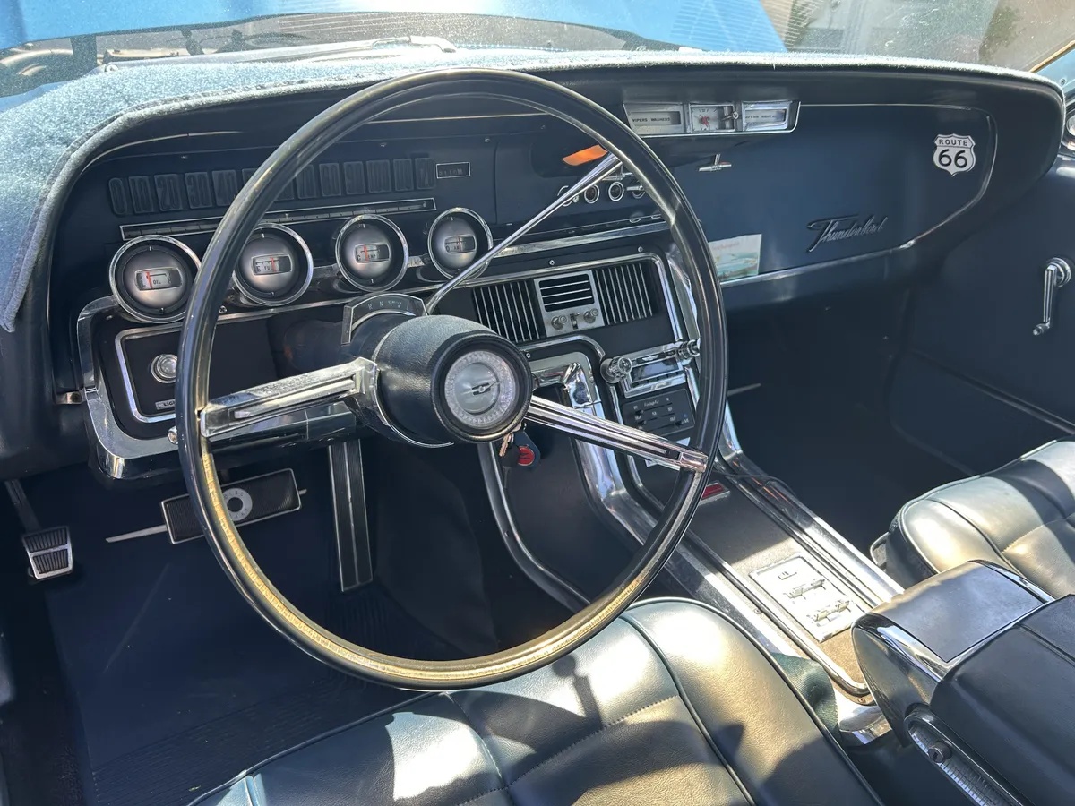 Ford-Thunderbird-1966-Electric-Blue-Blue-9