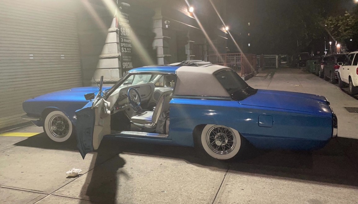 Ford-Thunderbird-1966-Sedan-3