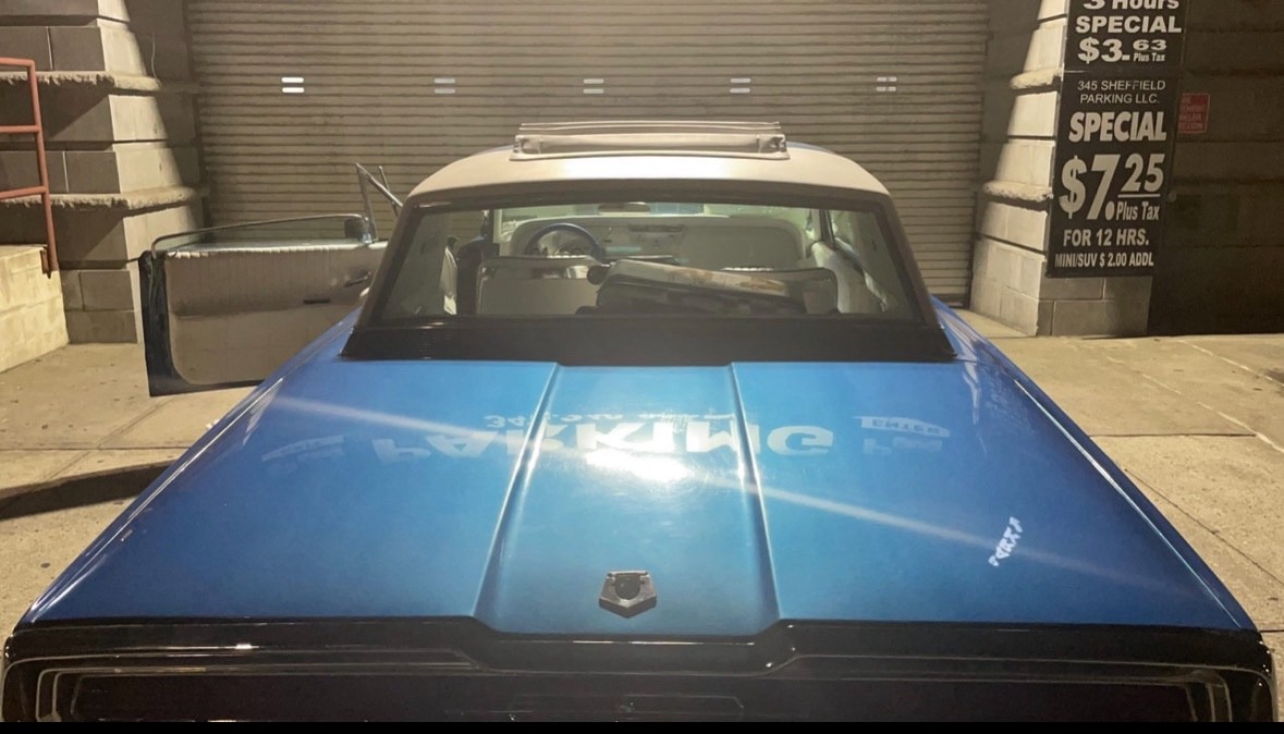 Ford-Thunderbird-1966-Sedan-4