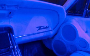 Ford-Thunderbird-1966-Sedan-5