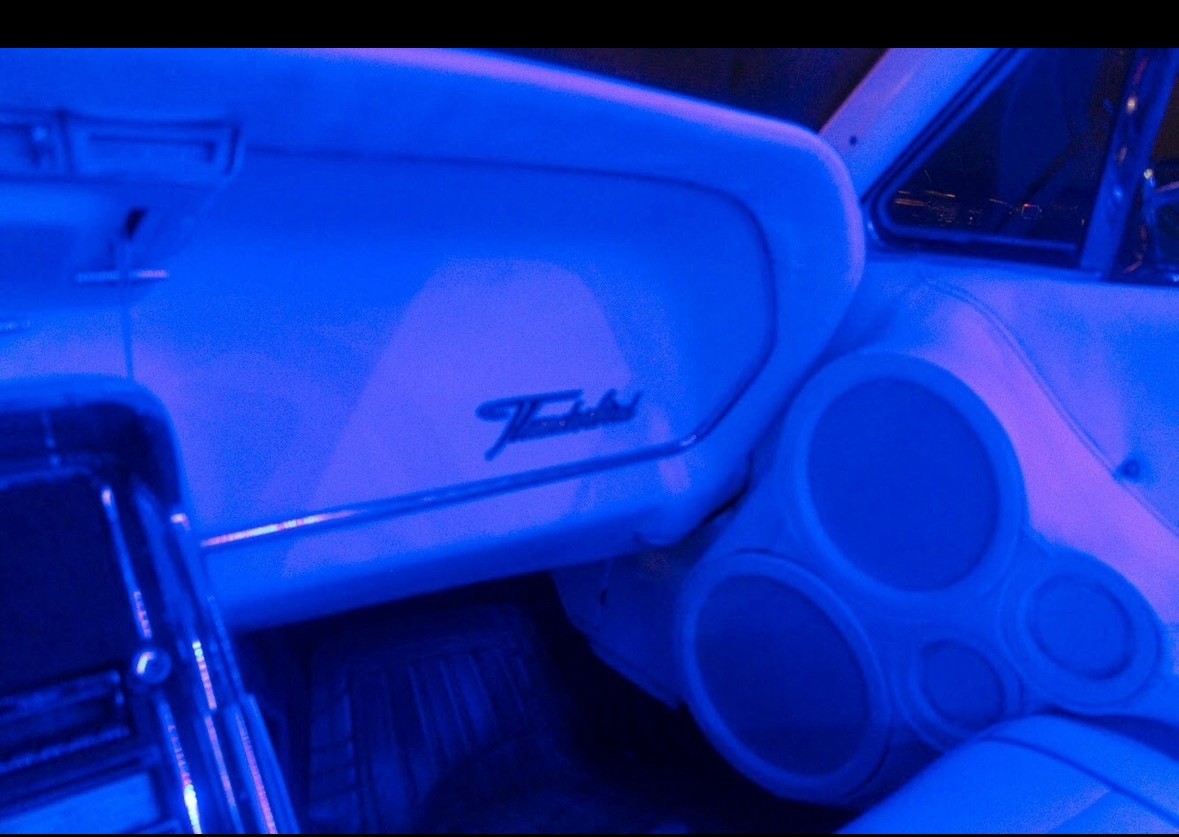 Ford-Thunderbird-1966-Sedan-5