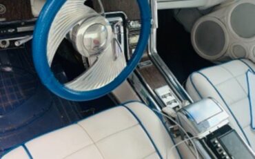 Ford-Thunderbird-1966-Sedan-6