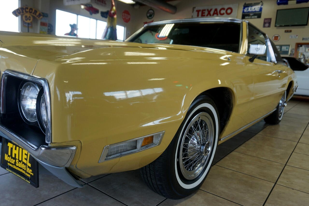 Ford-Thunderbird-1971-Classic-Car-16