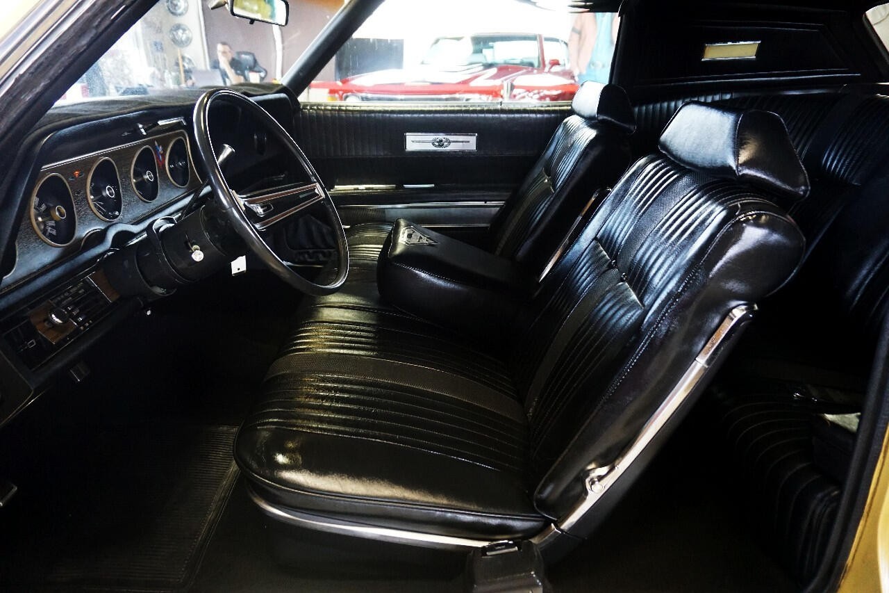 Ford-Thunderbird-1971-Classic-Car-22