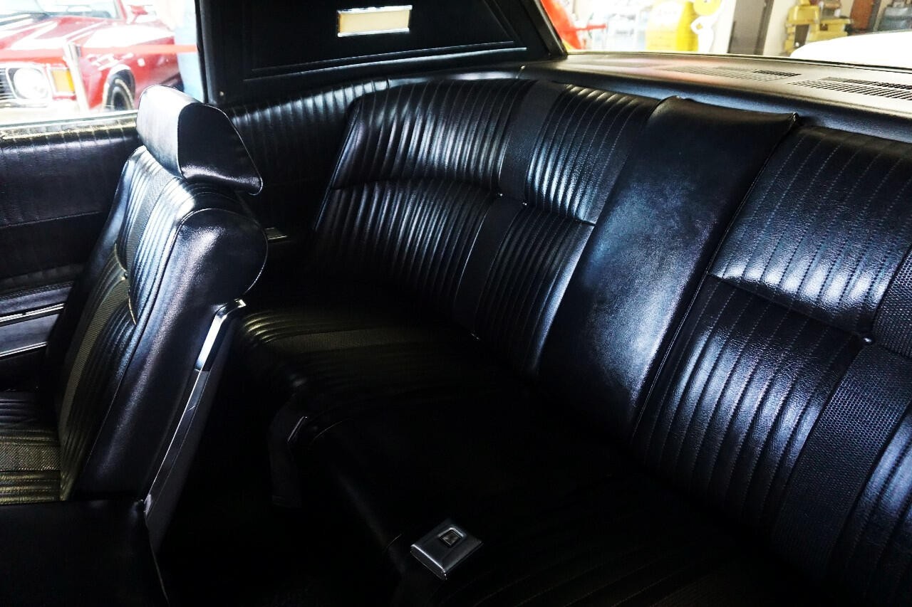 Ford-Thunderbird-1971-Classic-Car-23