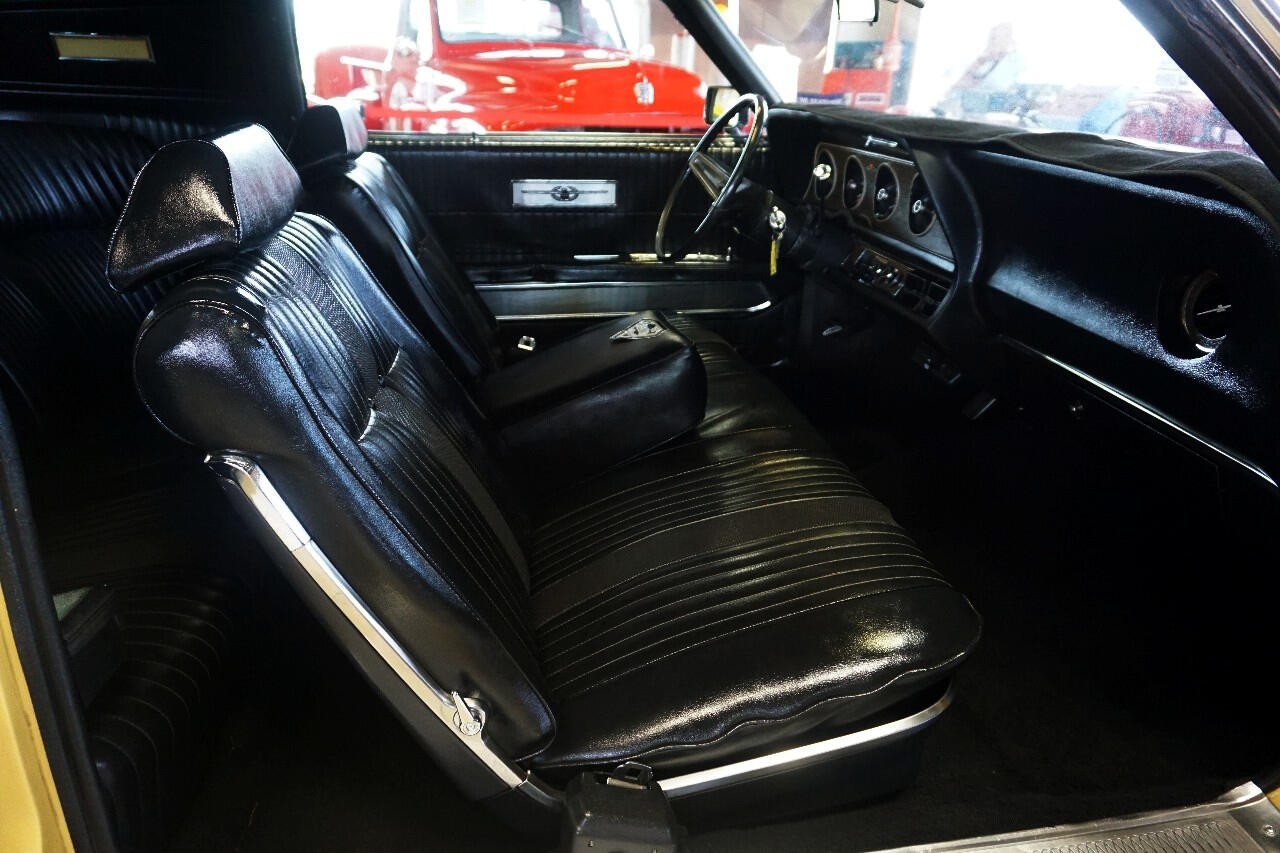 Ford-Thunderbird-1971-Classic-Car-25