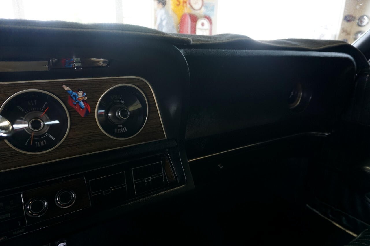 Ford-Thunderbird-1971-Classic-Car-28