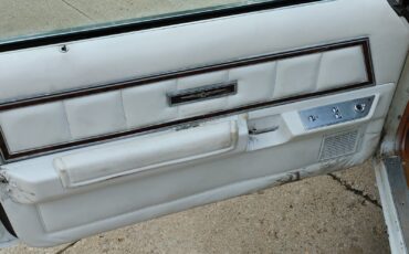 Ford-Thunderbird-1978-Coupe-11