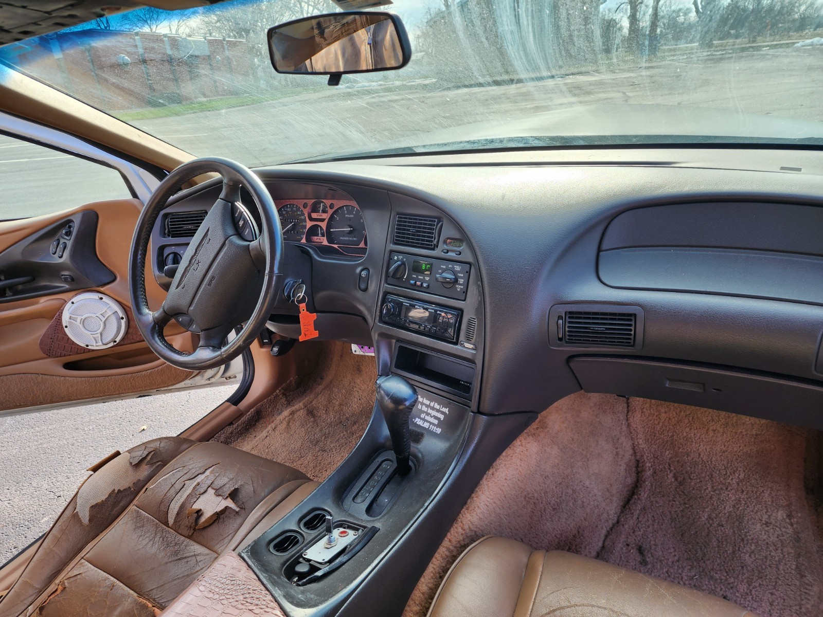 Ford-Thunderbird-1996-SEDAN-10