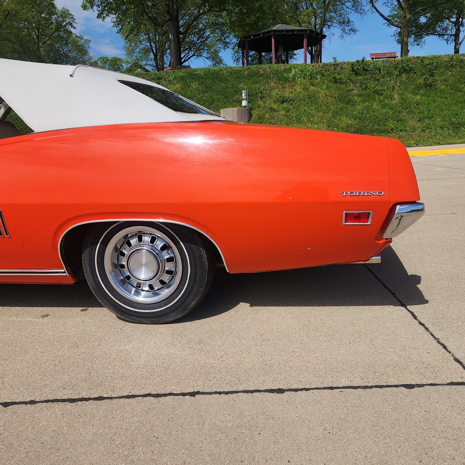 Ford-Torino-1970-Convertible-11