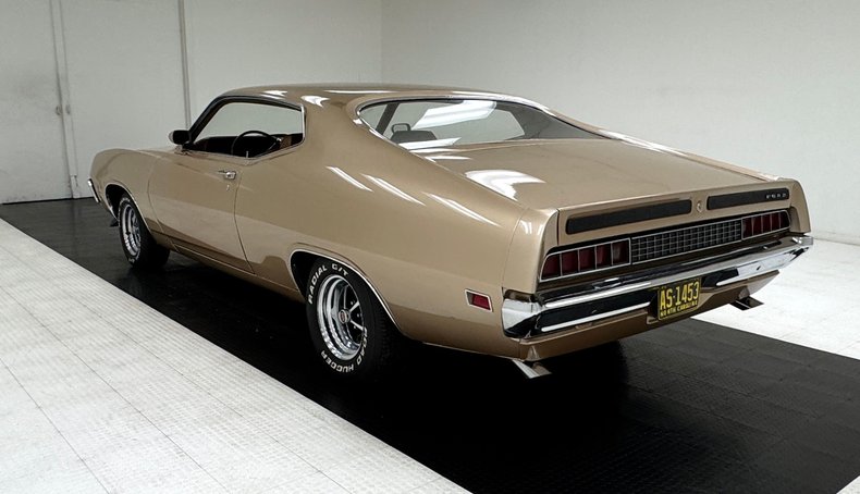 Ford-Torino-1970-Nugget-Gold-Metallic-Ginger-2