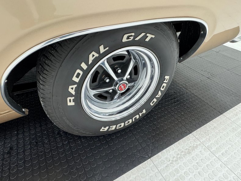 Ford-Torino-1970-Nugget-Gold-Metallic-Ginger-20