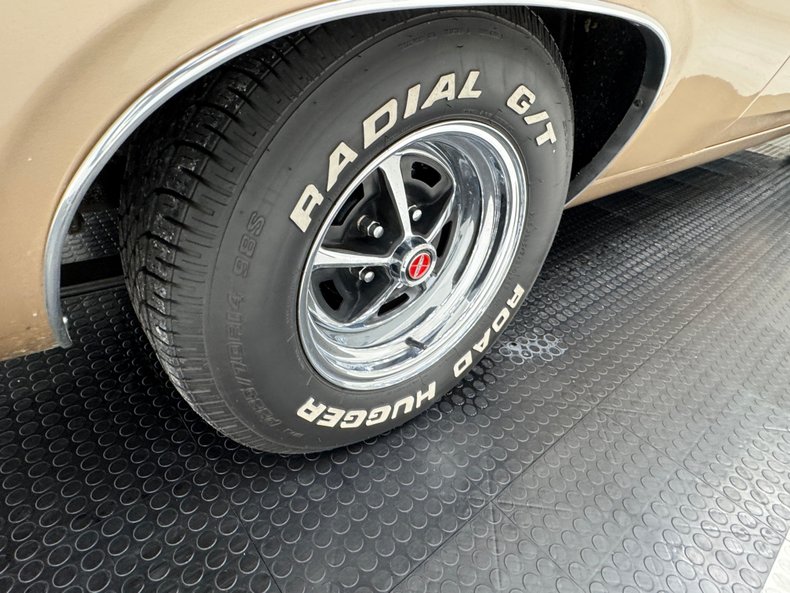 Ford-Torino-1970-Nugget-Gold-Metallic-Ginger-24