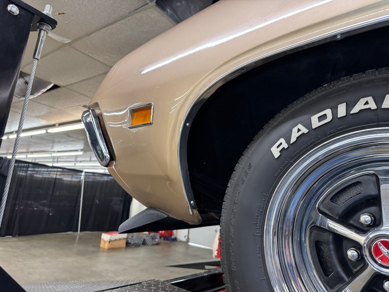 Ford-Torino-1970-Nugget-Gold-Metallic-Ginger-30