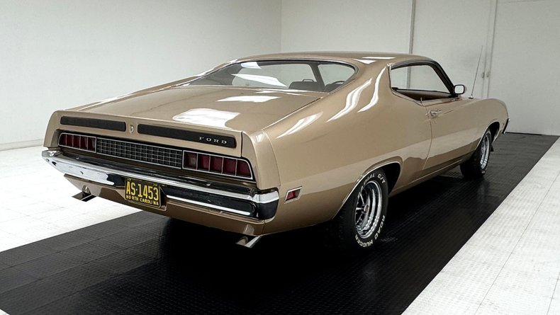 Ford-Torino-1970-Nugget-Gold-Metallic-Ginger-4