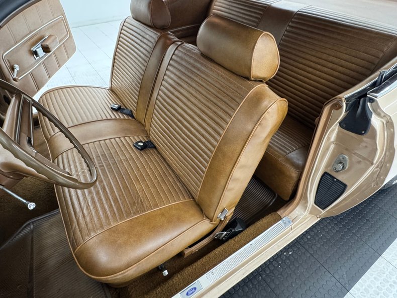 Ford-Torino-1970-Nugget-Gold-Metallic-Ginger-44