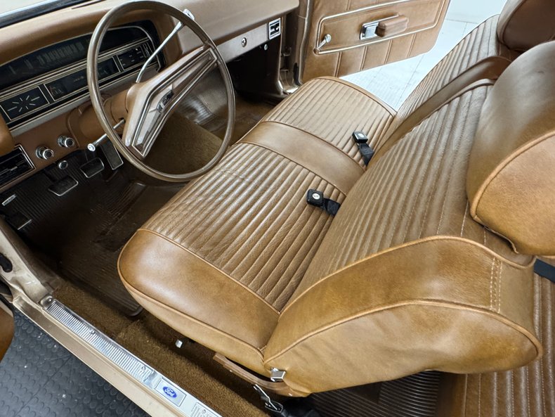 Ford-Torino-1970-Nugget-Gold-Metallic-Ginger-45