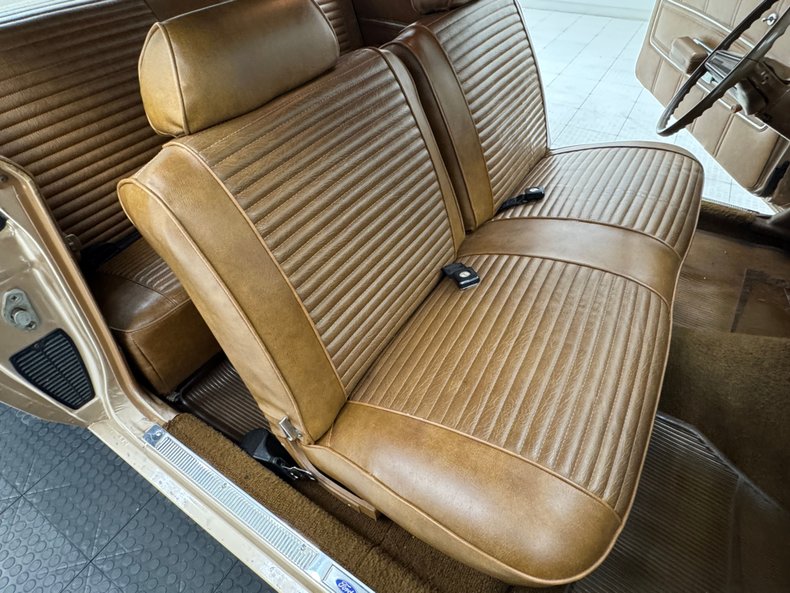 Ford-Torino-1970-Nugget-Gold-Metallic-Ginger-47