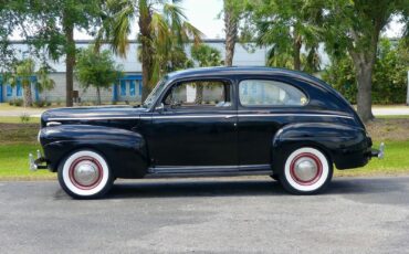 Ford-Tudor-1941-Sedan-10
