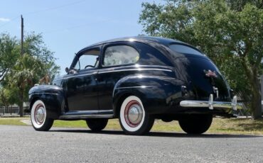 Ford-Tudor-1941-Sedan-15