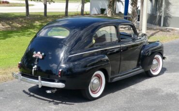 Ford-Tudor-1941-Sedan-20