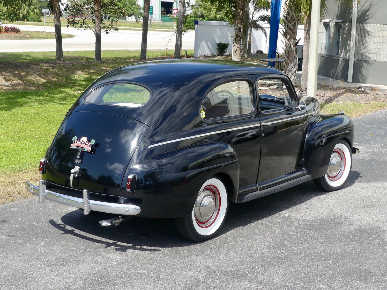 Ford-Tudor-1941-Sedan-20