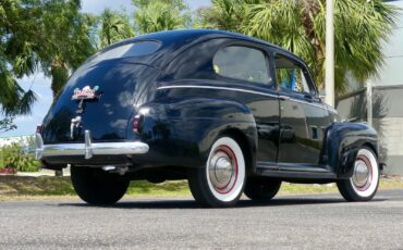 Ford-Tudor-1941-Sedan-21