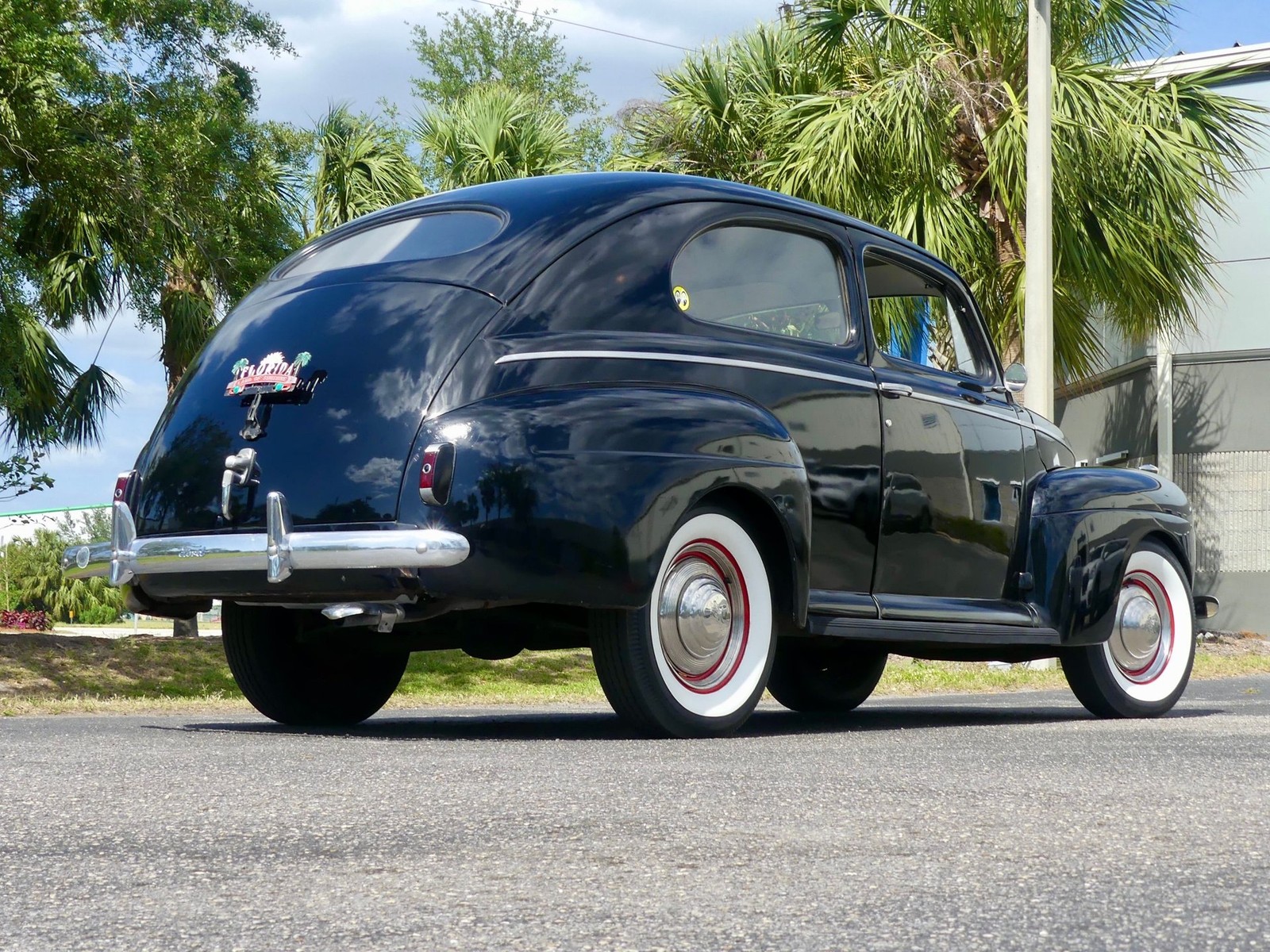 Ford-Tudor-1941-Sedan-21
