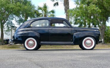 Ford-Tudor-1941-Sedan-23