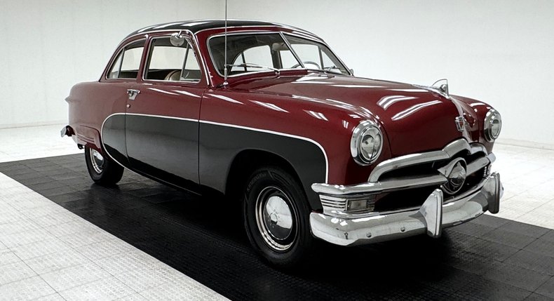 Ford-Tudor-1950-Ruby-Red-Metallic-Gray-10
