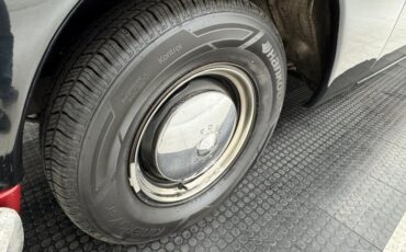 Ford-Tudor-1950-Ruby-Red-Metallic-Gray-16