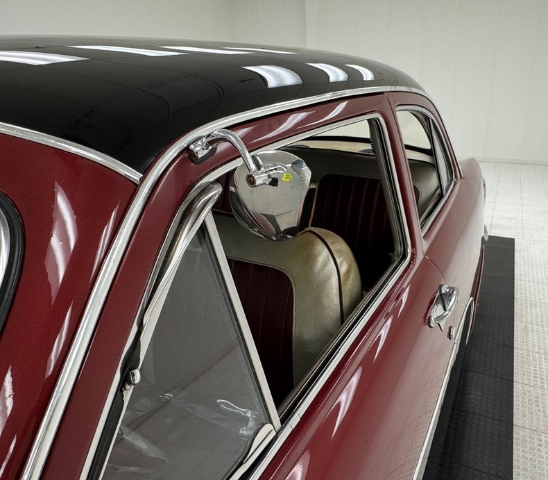 Ford-Tudor-1950-Ruby-Red-Metallic-Gray-20