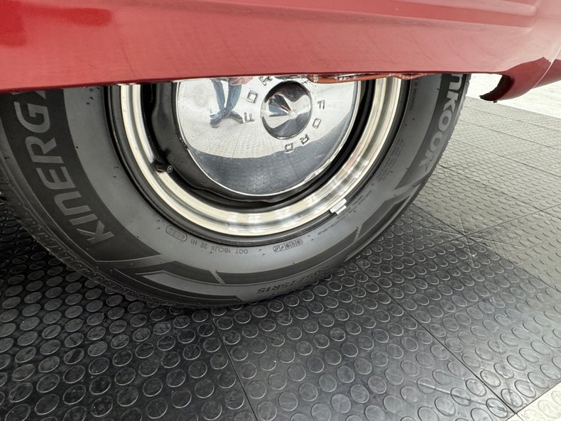 Ford-Tudor-1950-Ruby-Red-Metallic-Gray-22