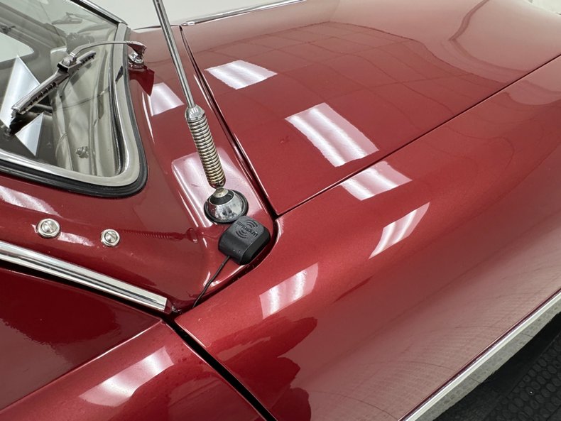 Ford-Tudor-1950-Ruby-Red-Metallic-Gray-27