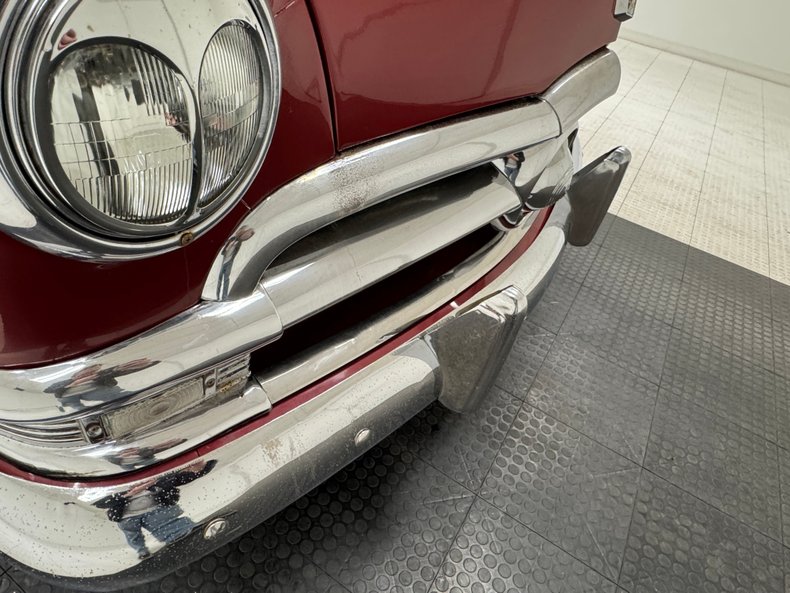 Ford-Tudor-1950-Ruby-Red-Metallic-Gray-29