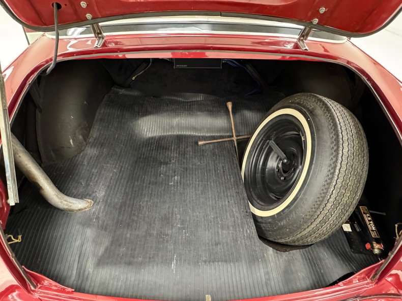 Ford-Tudor-1950-Ruby-Red-Metallic-Gray-44