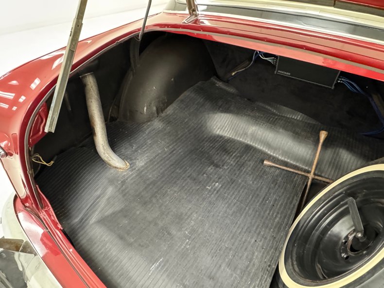 Ford-Tudor-1950-Ruby-Red-Metallic-Gray-45