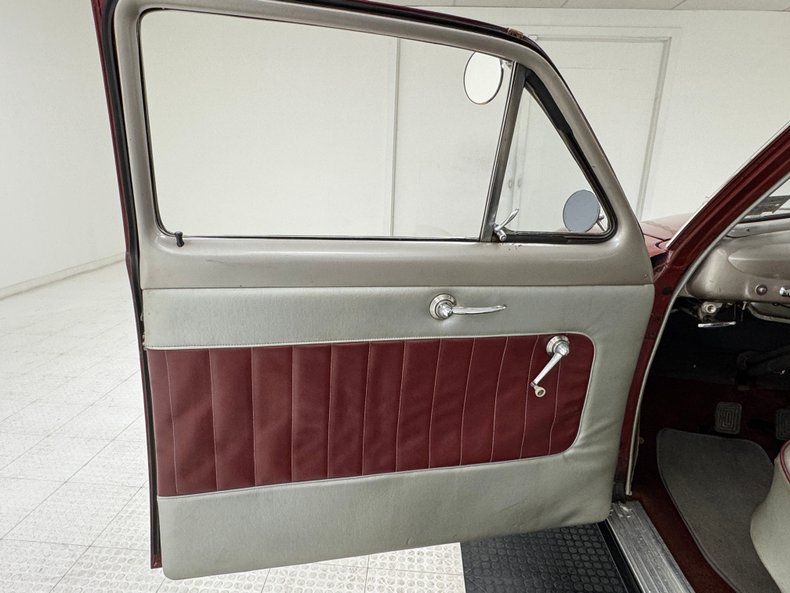 Ford-Tudor-1950-Ruby-Red-Metallic-Gray-47