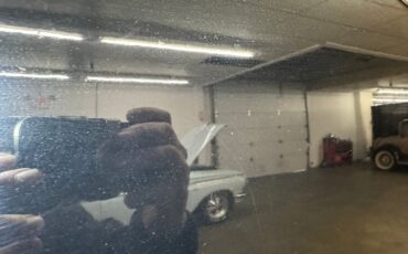 Ford-Tudor-1950-Ruby-Red-Metallic-Gray-8