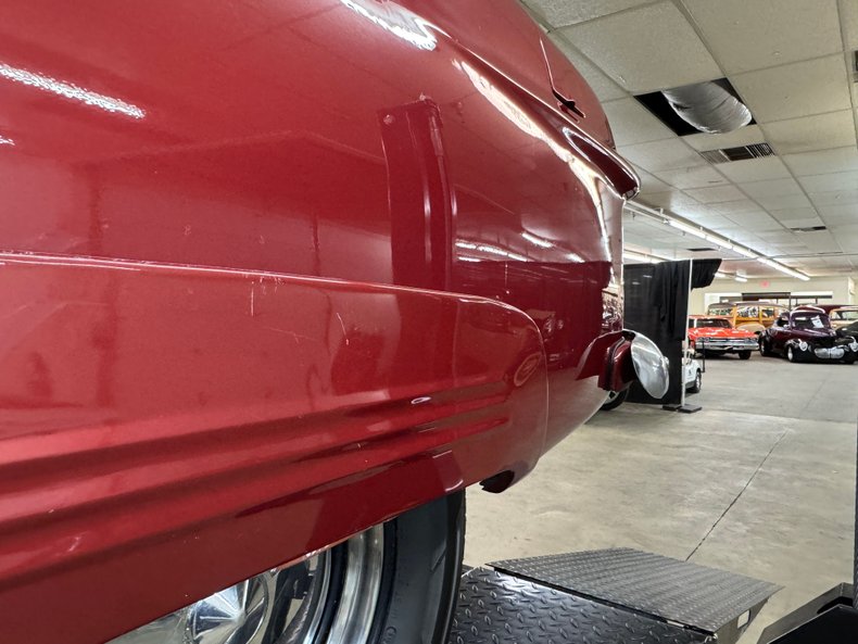 Ford-Tudor-1950-Ruby-Red-Metallic-Gray-9