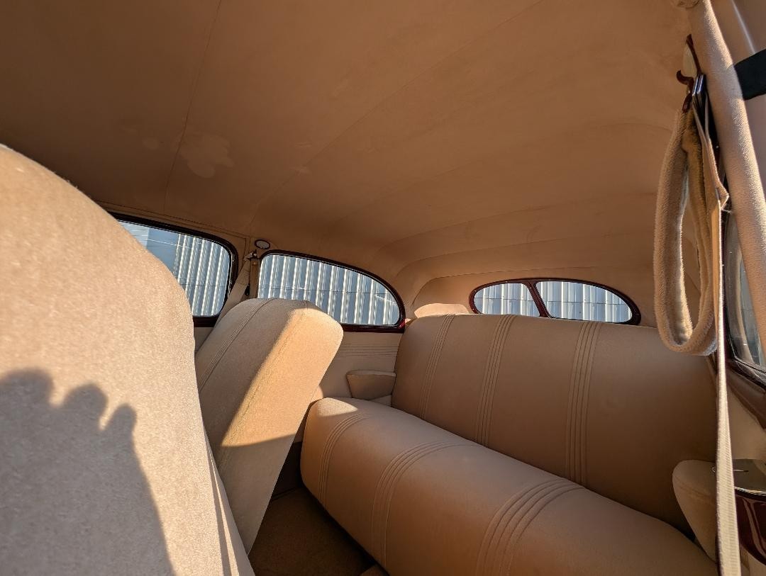 Ford-Tudor-Deluxe-1940-Sedan-5