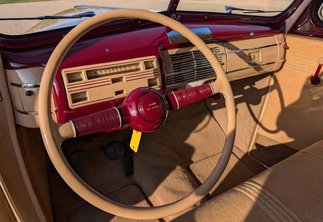 Ford-Tudor-Deluxe-1940-Sedan-7