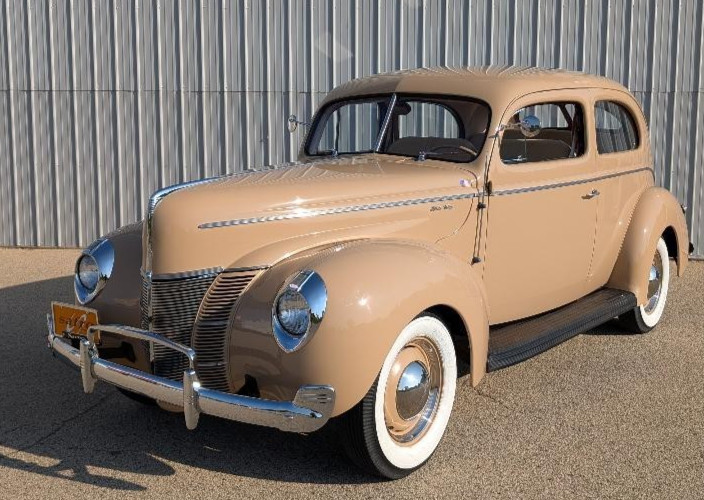Ford Tudor Deluxe 1940 Sedan