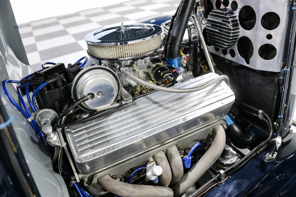 Ford-Victoria-1932-Coupe-10