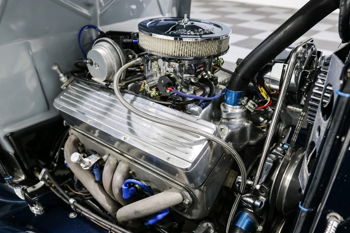 Ford-Victoria-1932-Coupe-11