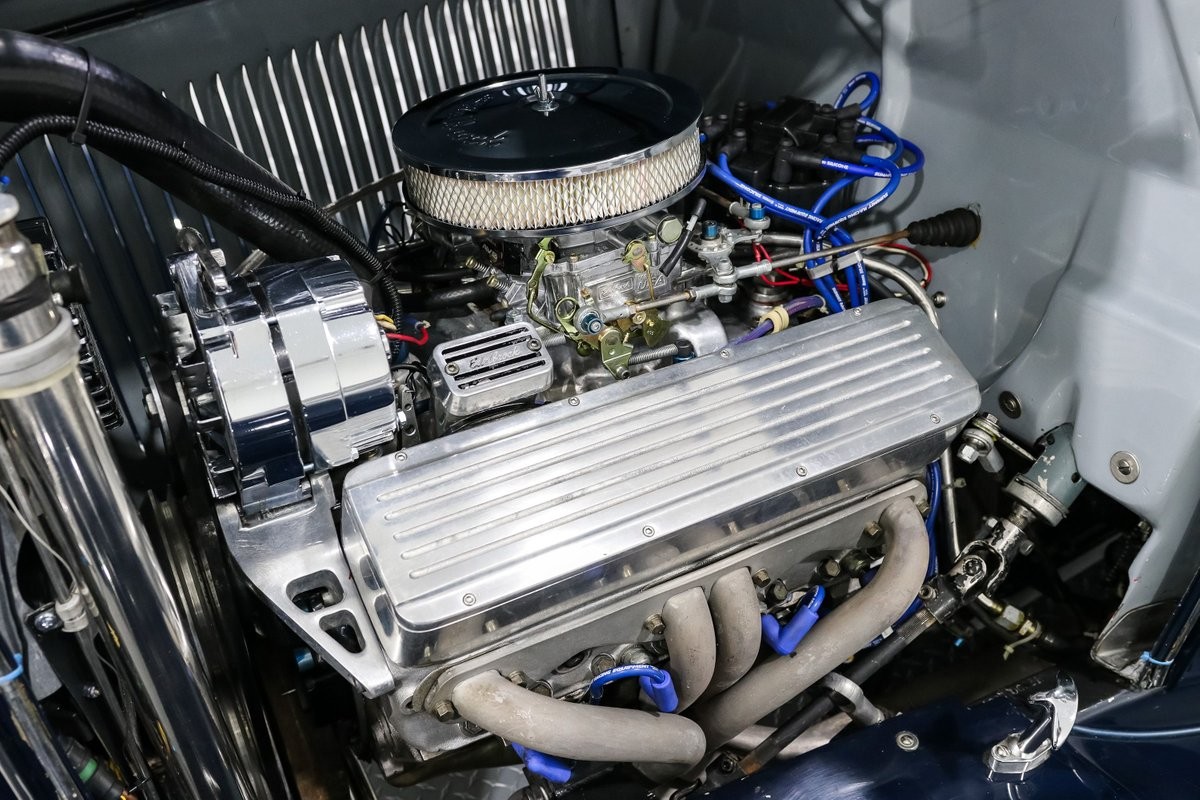 Ford-Victoria-1932-Coupe-12